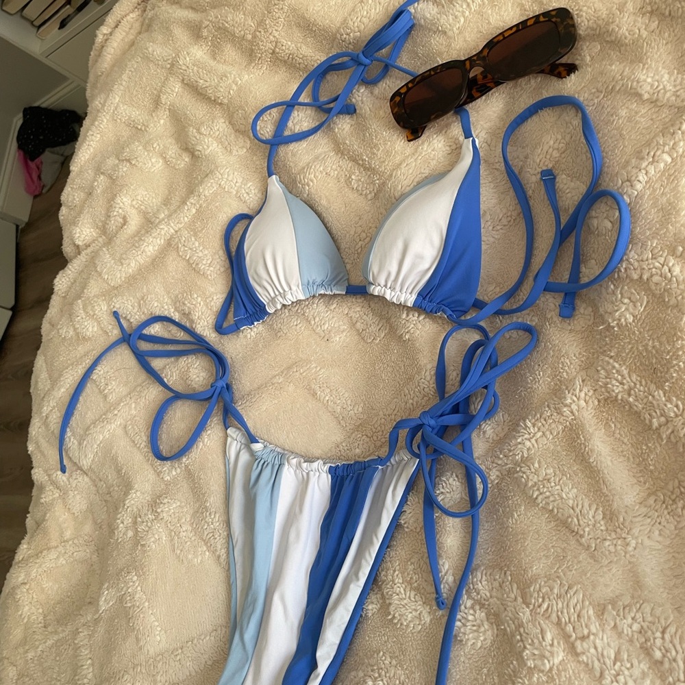 One One Bikini Set - Picture 3 of 9